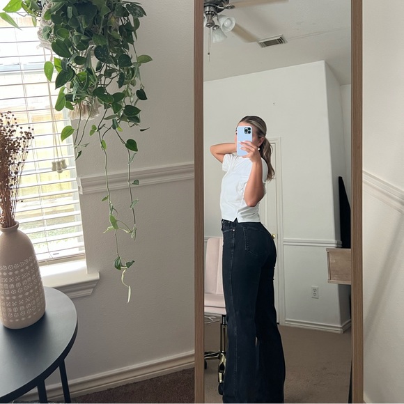 Abercrombie & Fitch 90s Relaxed Jean Ultra High Rise- Black. Size 26/2 short - Picture 2 of 6